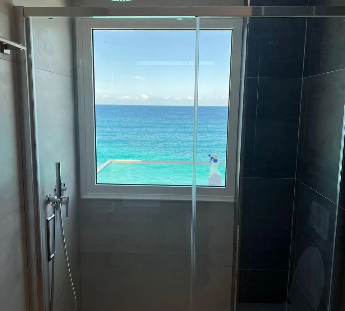 Emily'S Hotel Himare