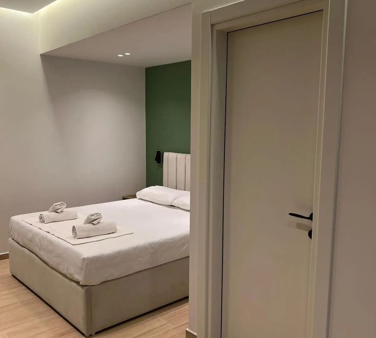 Emily'S Hotel Himare