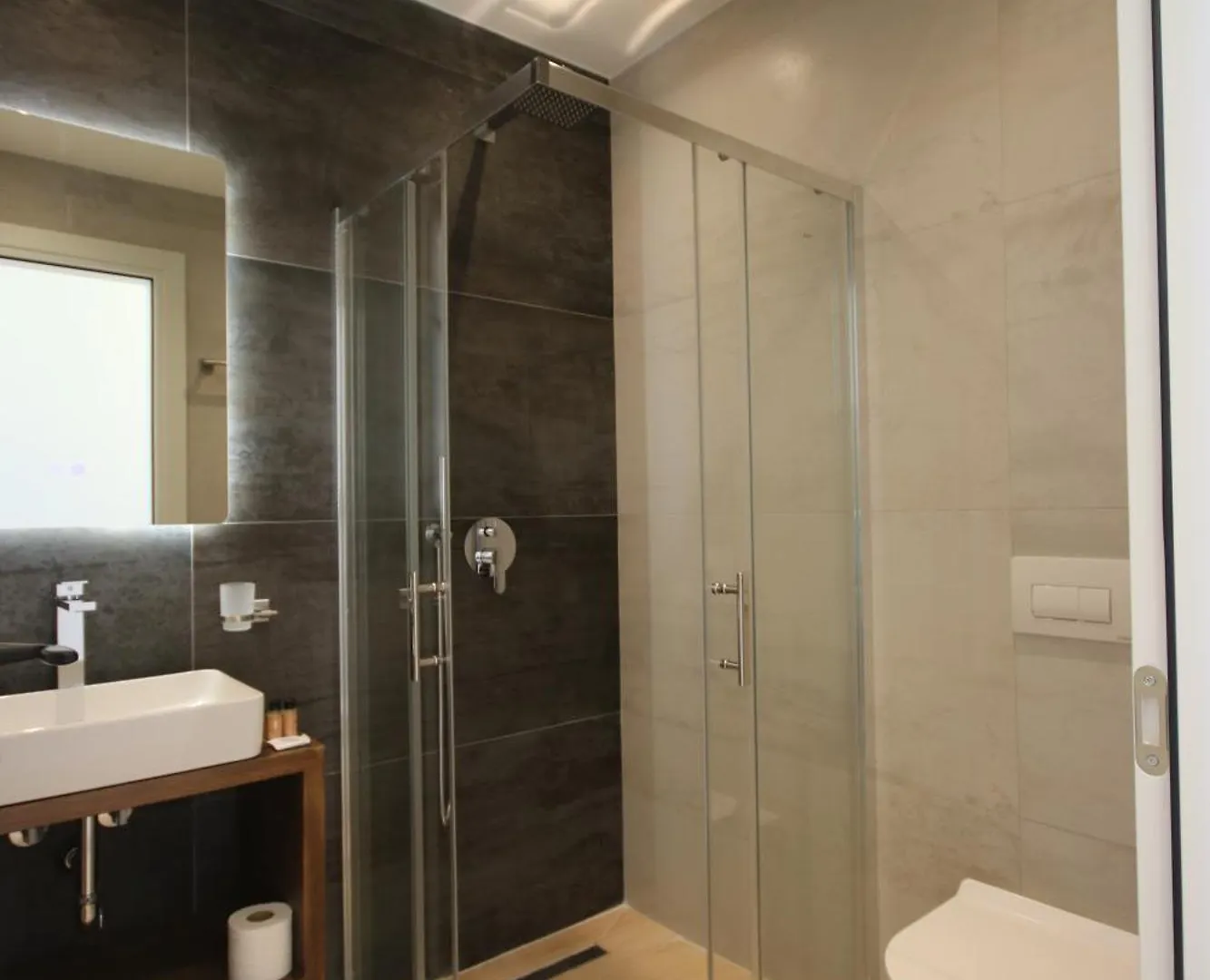 Emily'S Hotel Himare Albania